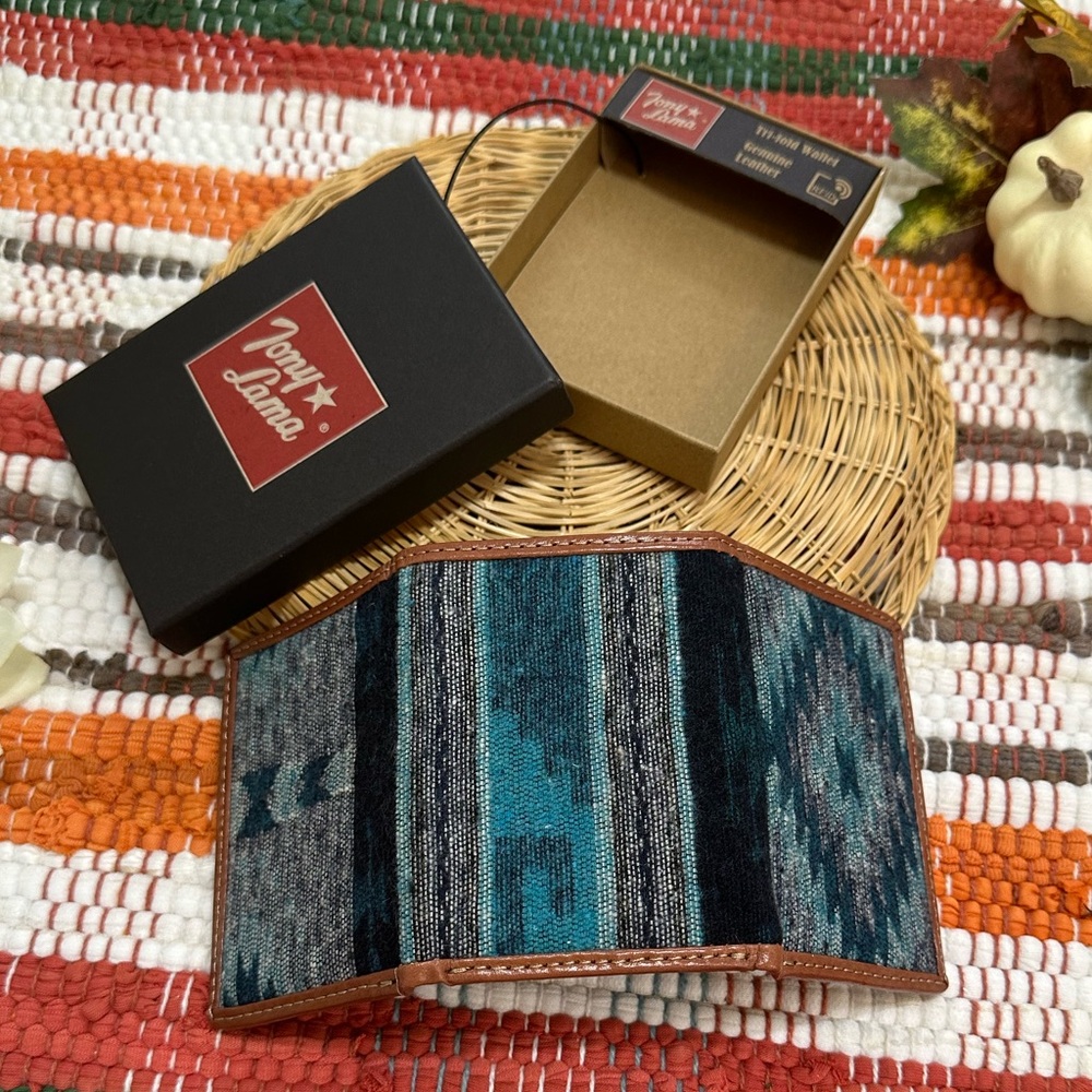 New Tony Lama Tri-Fold Wallet RFID Blue Aztec Canvas Leather Cowboy Western NWT - Picture 5 of 15